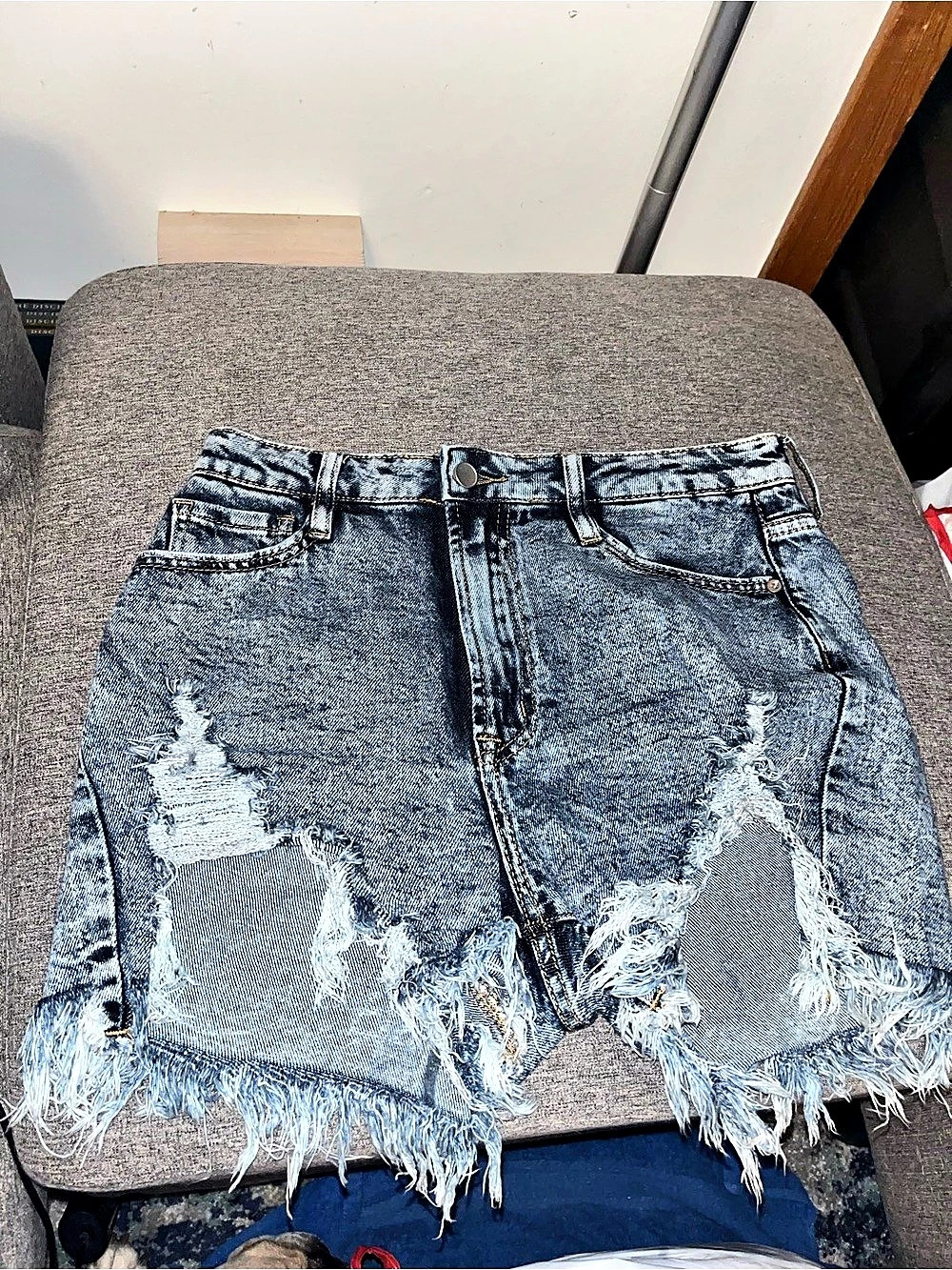 Distressed Denim Jean Shorts in Blue
